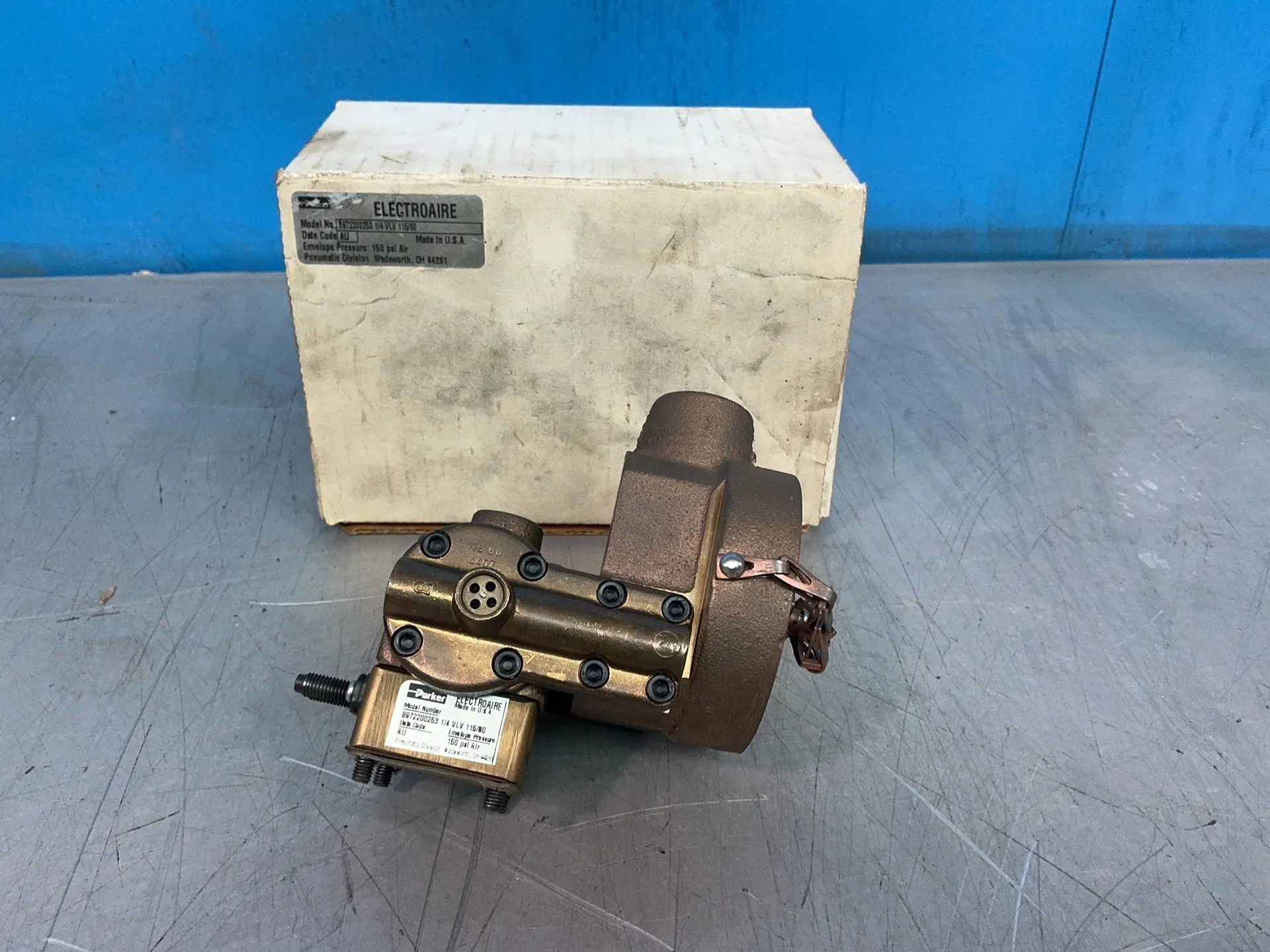 Parker #B972200253, Directional Valve, 1/4", 150 PSI - Image 1