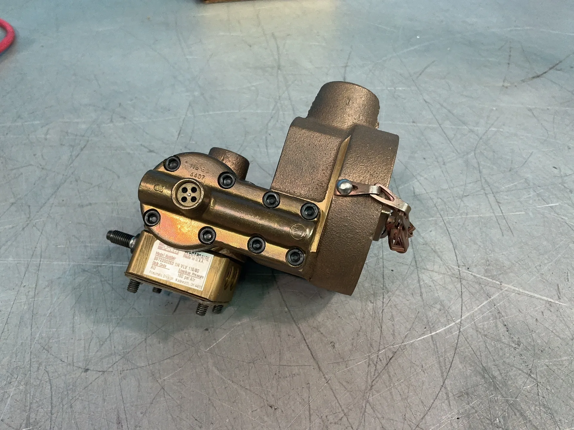 Parker #B972200253, Directional Valve, 1/4", 150 PSI - Image 2