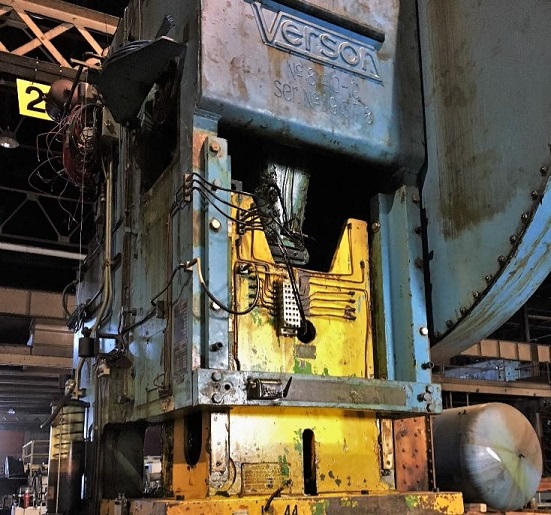 250 Ton, Verson #12F, 10" stroke, 62" x 36" bed area, 32" shut height, 5" slide adjustment, 40 SPM - Image 2