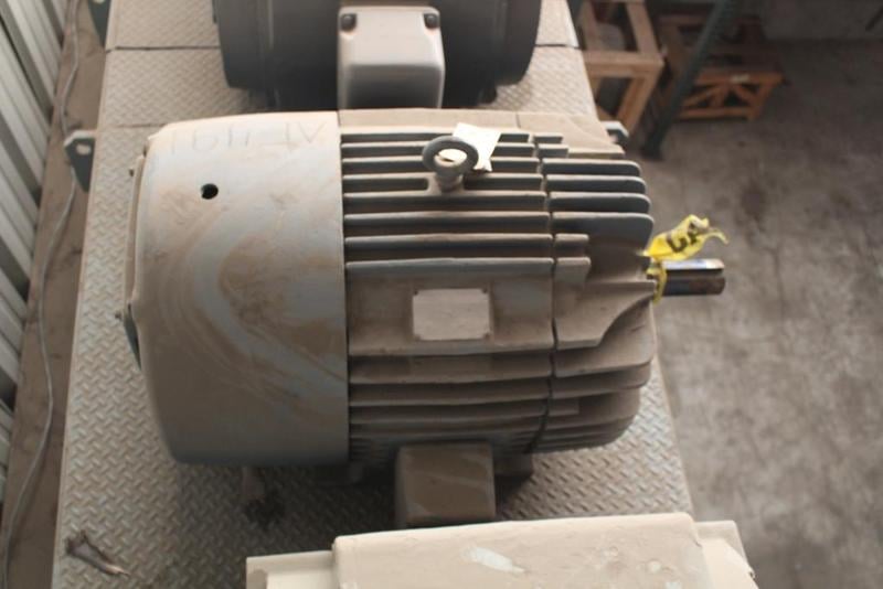 30 HP 875 RPM General Electric Tri-Clad, Frame 404U, TEFC, 208/220/440 Volts - Image 1
