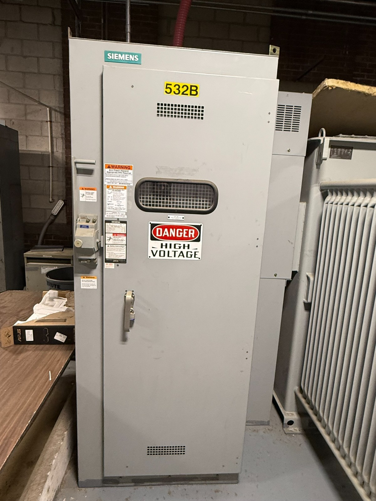 2500/3500 KVA 13,800 Primary, 600Y/346 Secondary, Siemens, Liquid-Filled Unit Substation Transformer - Image 3