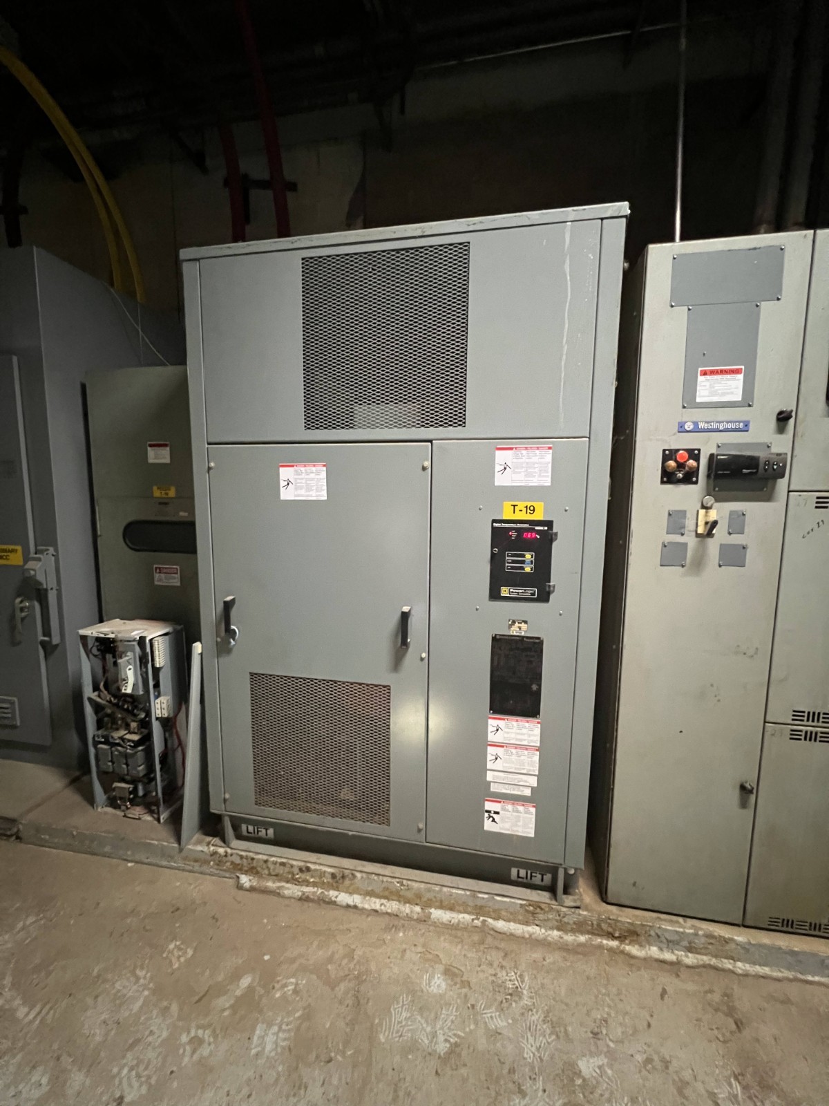 1500/2000 KVA 4160 Delta Primary, 480Y/277 Secondary, Square D Power-Cast, Type 7310UL, Cast Coil Dry Type - Image 3