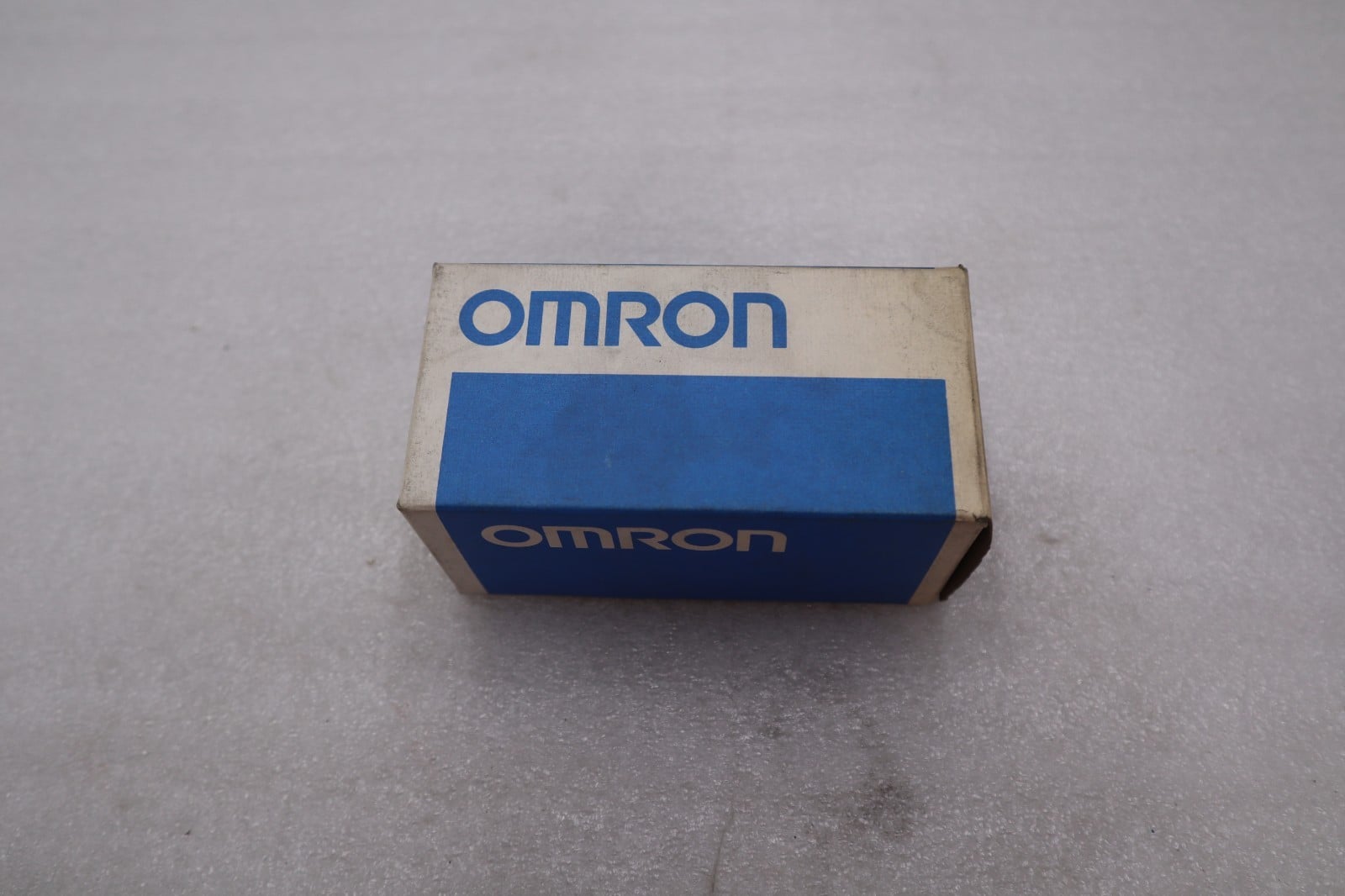 Omron #E5C2-R20J, Temperature Controller - Image 1