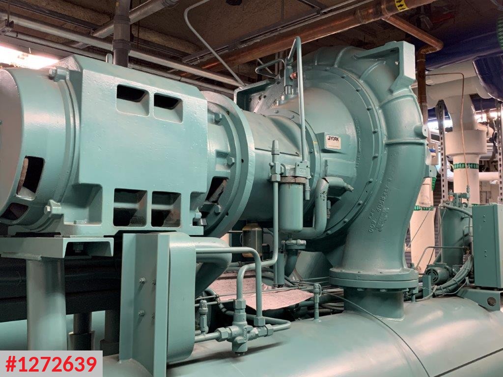 245 Ton, York #YT-61A2C3-CKJ, chiller, R-123, 200 HP (3 available) - Image 4
