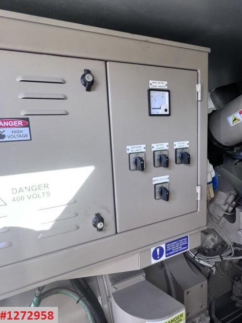 1000 KW Cummins #QST30-G5, diesel generator, 480 Volts, 3 phase, 60 Hz., Aggreko package, prime (3 available) - Image 9
