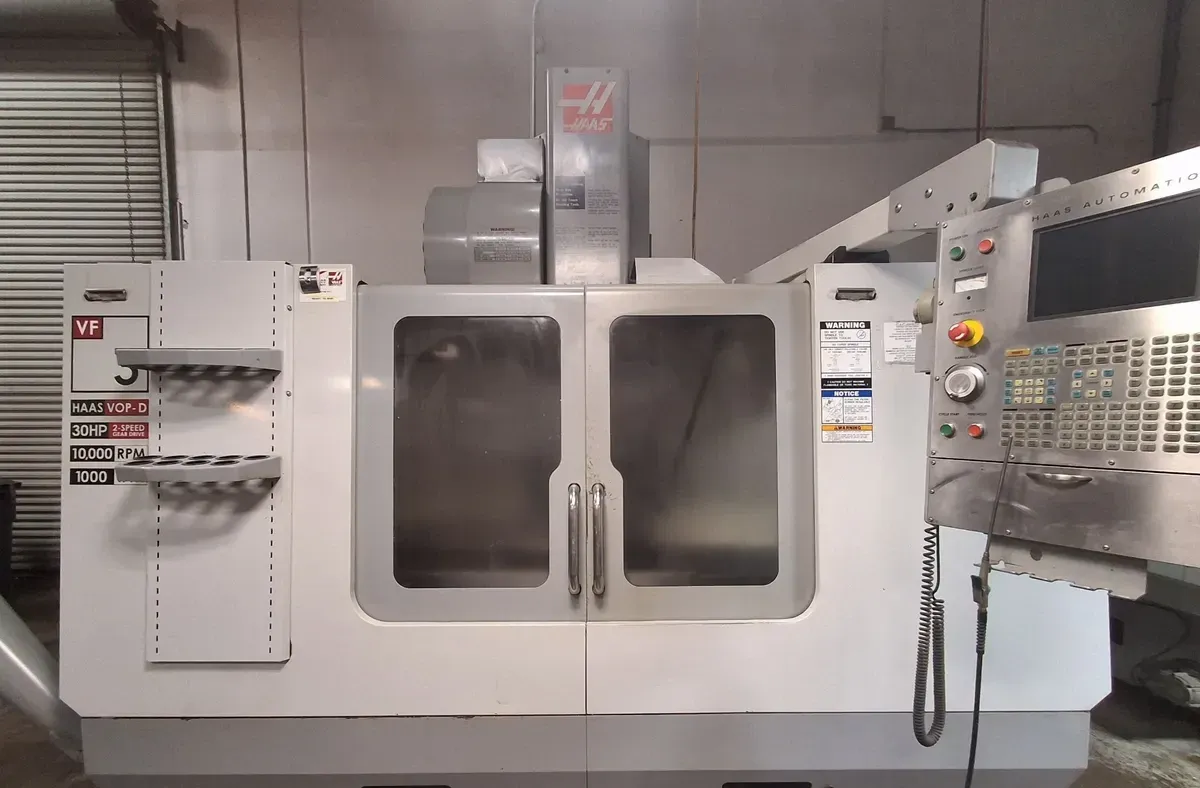 Haas #VF-3B, 4-Axis CNC Vertical Machining Center, 40" X, 20" Y, 25" Z, 48" x 18" table, 30 HP, 10,000 RPM - Image 1