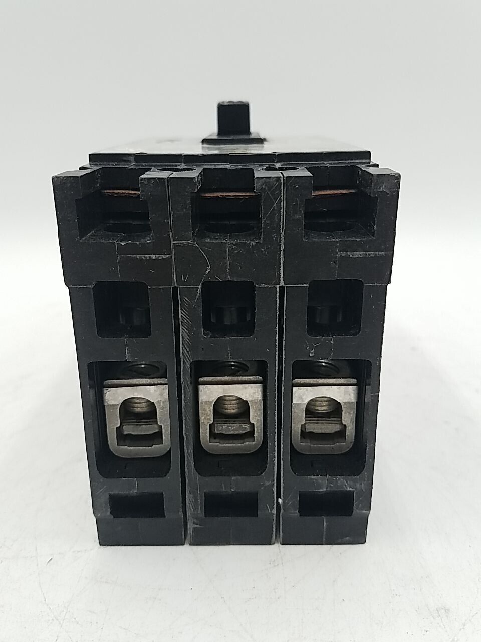 100 Amps, Siemens #ED63A100, Circuit Breaker, 3-Pole, 600 Volts, Bolt-On - Image 7