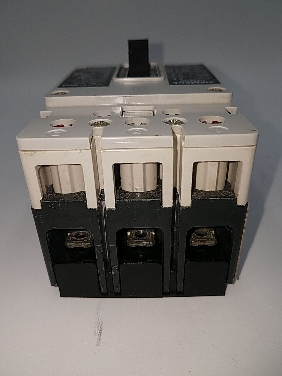 50 Amps, Siemens #HEG3B050, Circuit Breaker, 3-Pole, 500 Volts, Bolt-On - Image 6