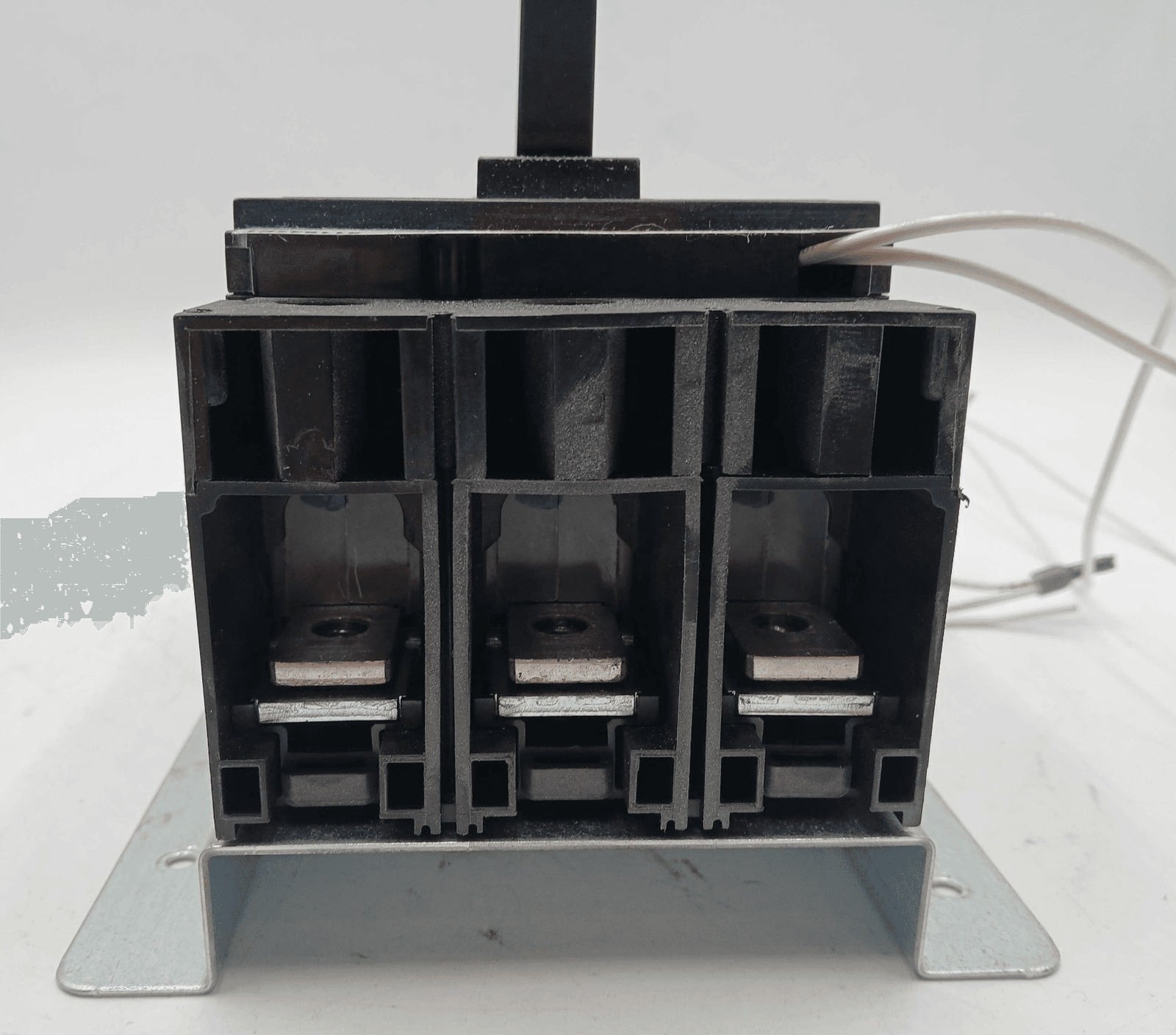 250 Amps, Square D #JJL36250, Circuit Breaker, 3-Pole, 600 Volts, Shunt Trip - Image 3