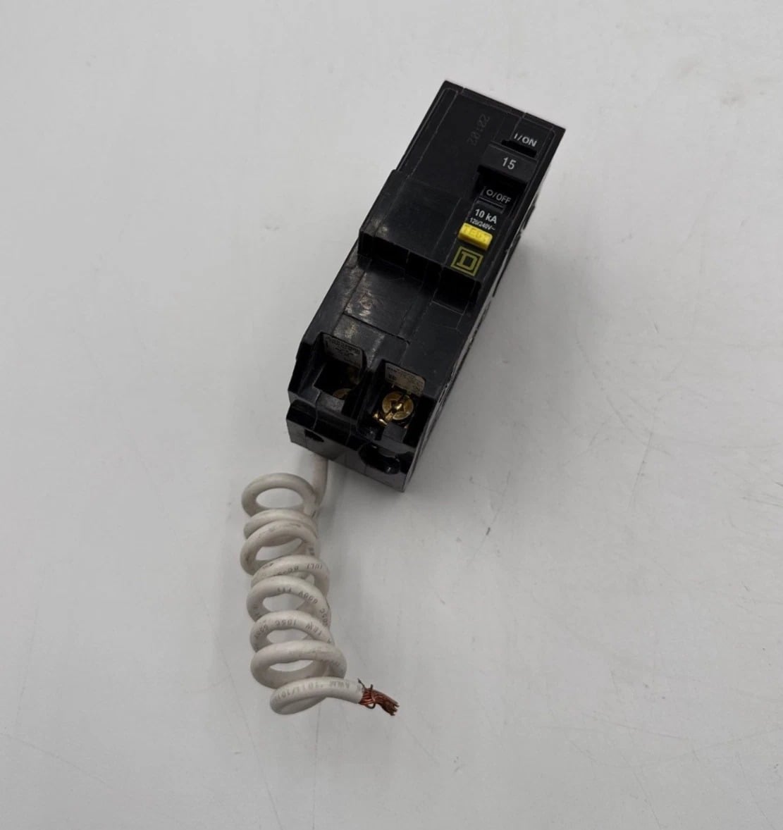 15 Amps, Square D #QOB215GFI, Circuit Breaker, 2-Pole, 240/120 Volts, 10kA, Bolt-On - Image 1