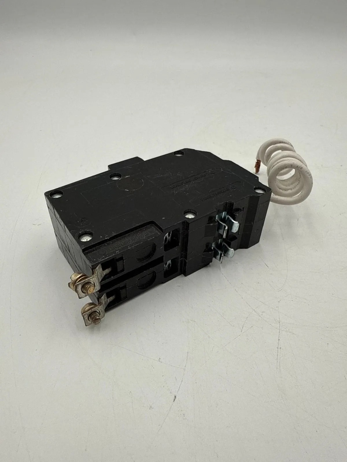 15 Amps, Square D #QOB215GFI, Circuit Breaker, 2-Pole, 240/120 Volts, 10kA, Bolt-On - Image 6