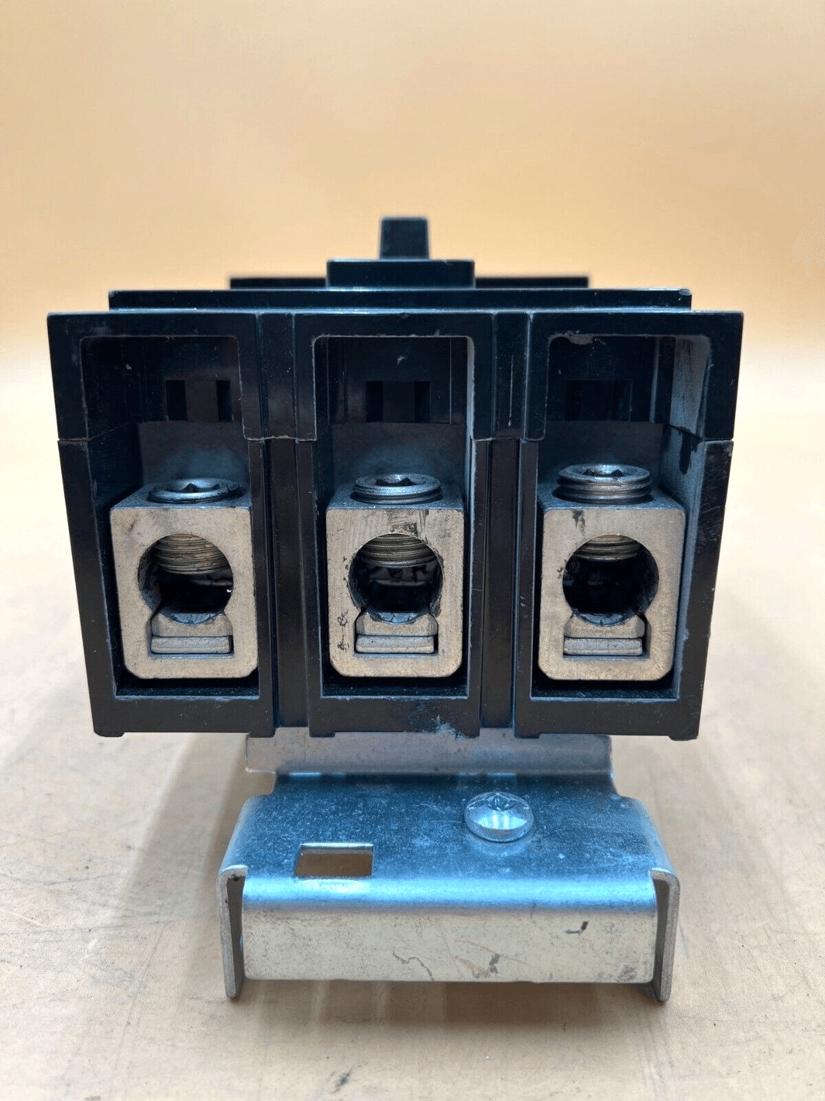 200 Amps, Square D #QGA32200, I-Line Circuit Breaker, 3-Pole, 240 Volts - Image 5