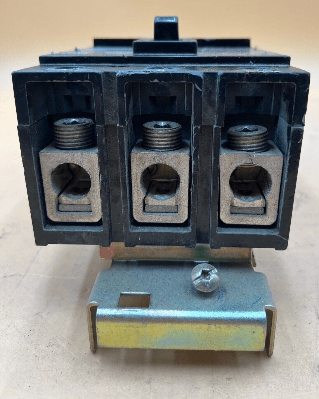 225 Amps, Square D #QGA32225, I-Line Circuit Breaker, 3-Pole, 240 Volts (2 available) - Image 5