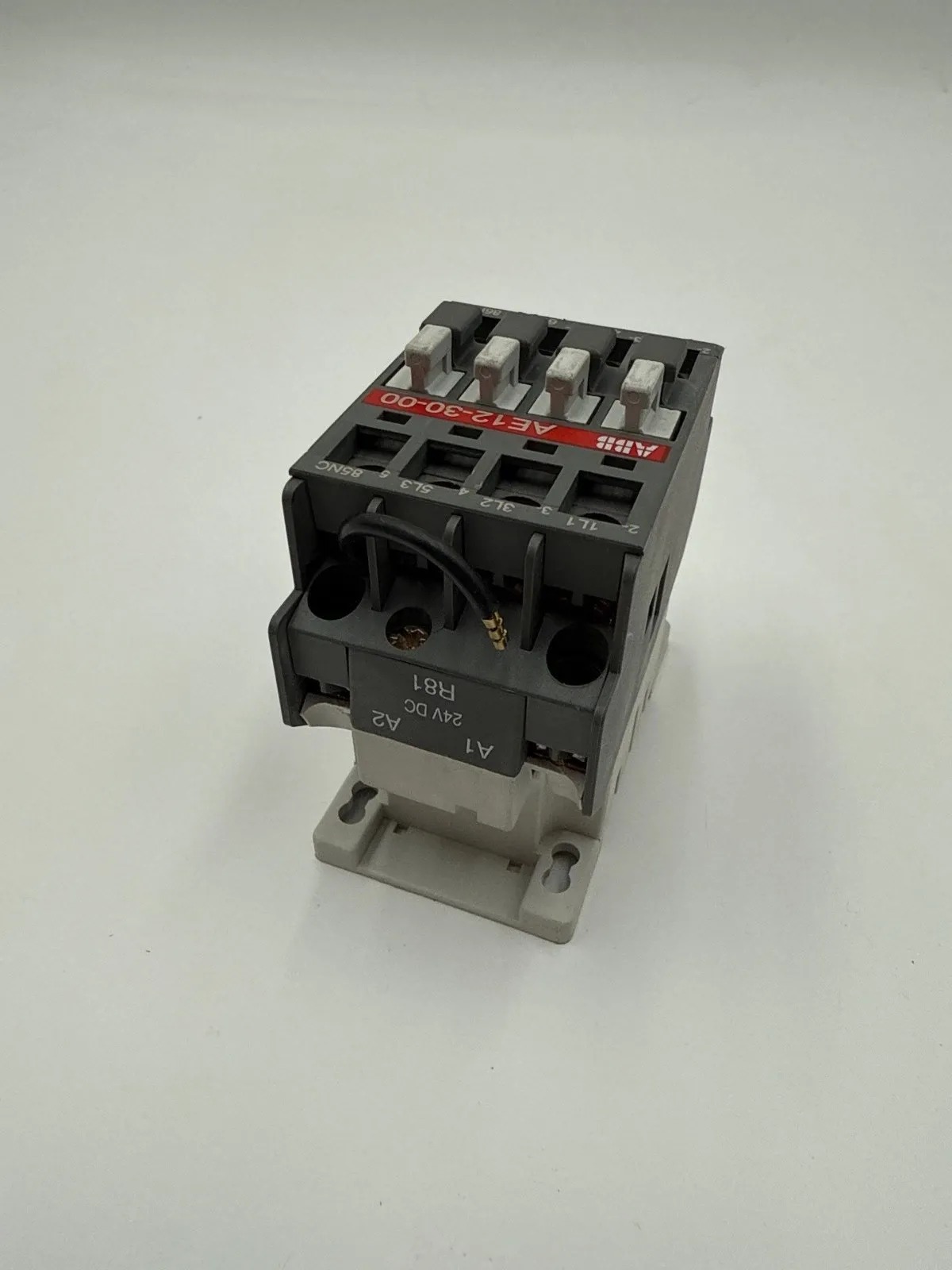 25 Amp. ABB #AE12-30-00, Contactor, 3-Pole, 600 Volts, 3PH, 10 HP Coil, 24VDC DIN Rail Mount - Image 6