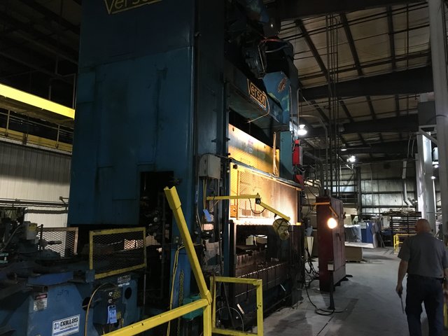 600 Ton, Verson #S2-600-120-72T, 10" stroke, 46" Shut Height, 120" x72" bed, 12" ram adj., air cushion - Image 4