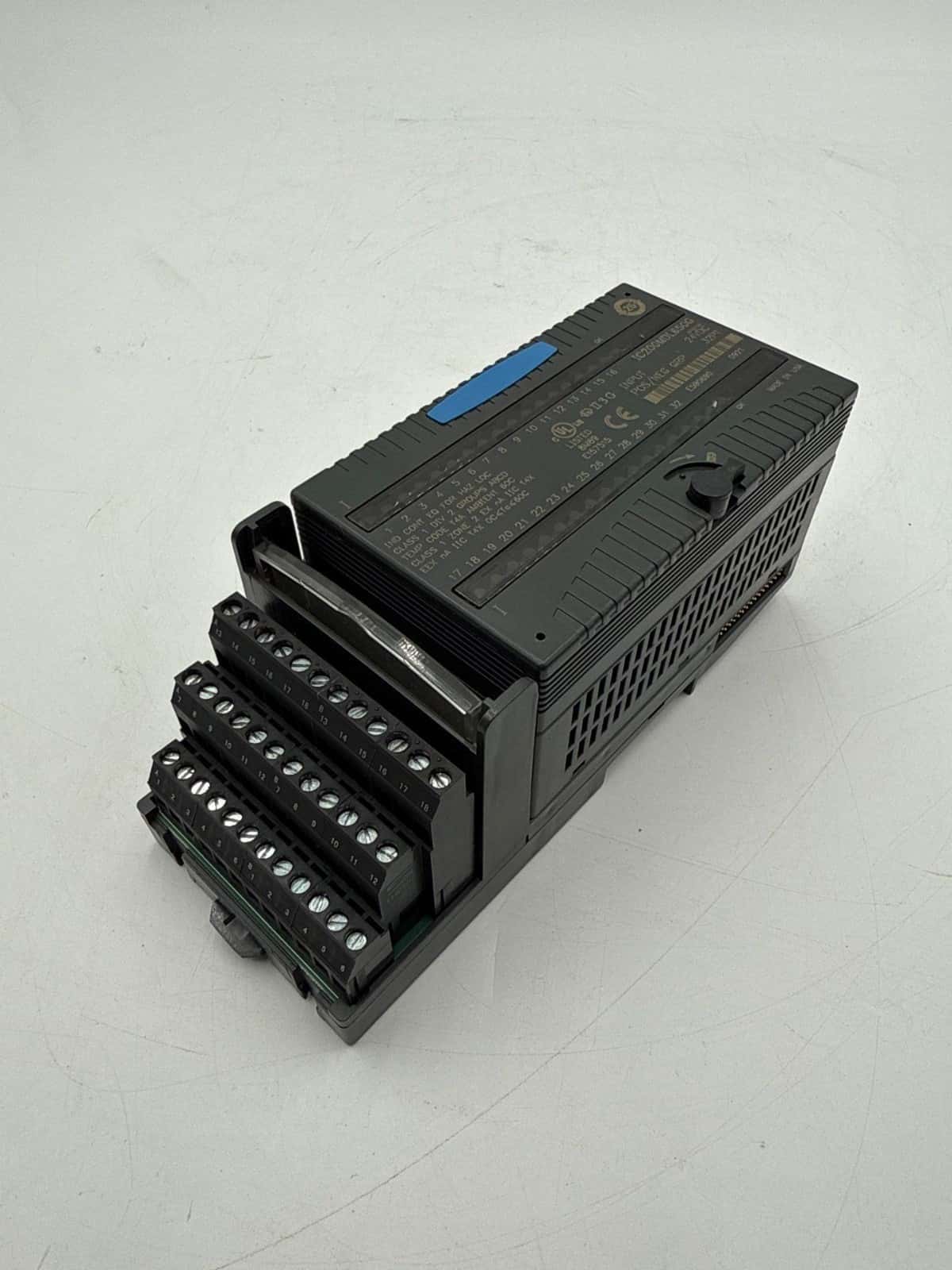 GE Fanuc #IC200MDL650G, VersaMax Input Module 24VDC 32 Point With Base - Image 4