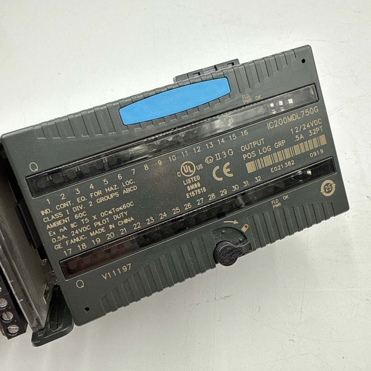GE Fanuc #IC200MDL750G, VersaMax Output Module, 0.5 Amp, 32 Point 12/24VDC - Image 2