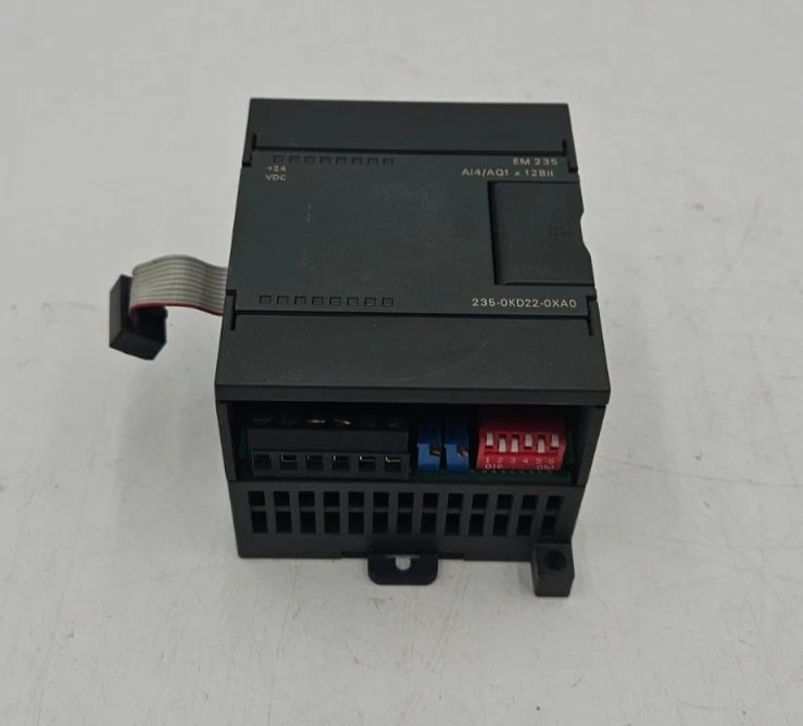 Siemens #6ES7-235-0KD22-0XA0, SIMATIC S7-200 Analog I/O Expansion Module - Image 2