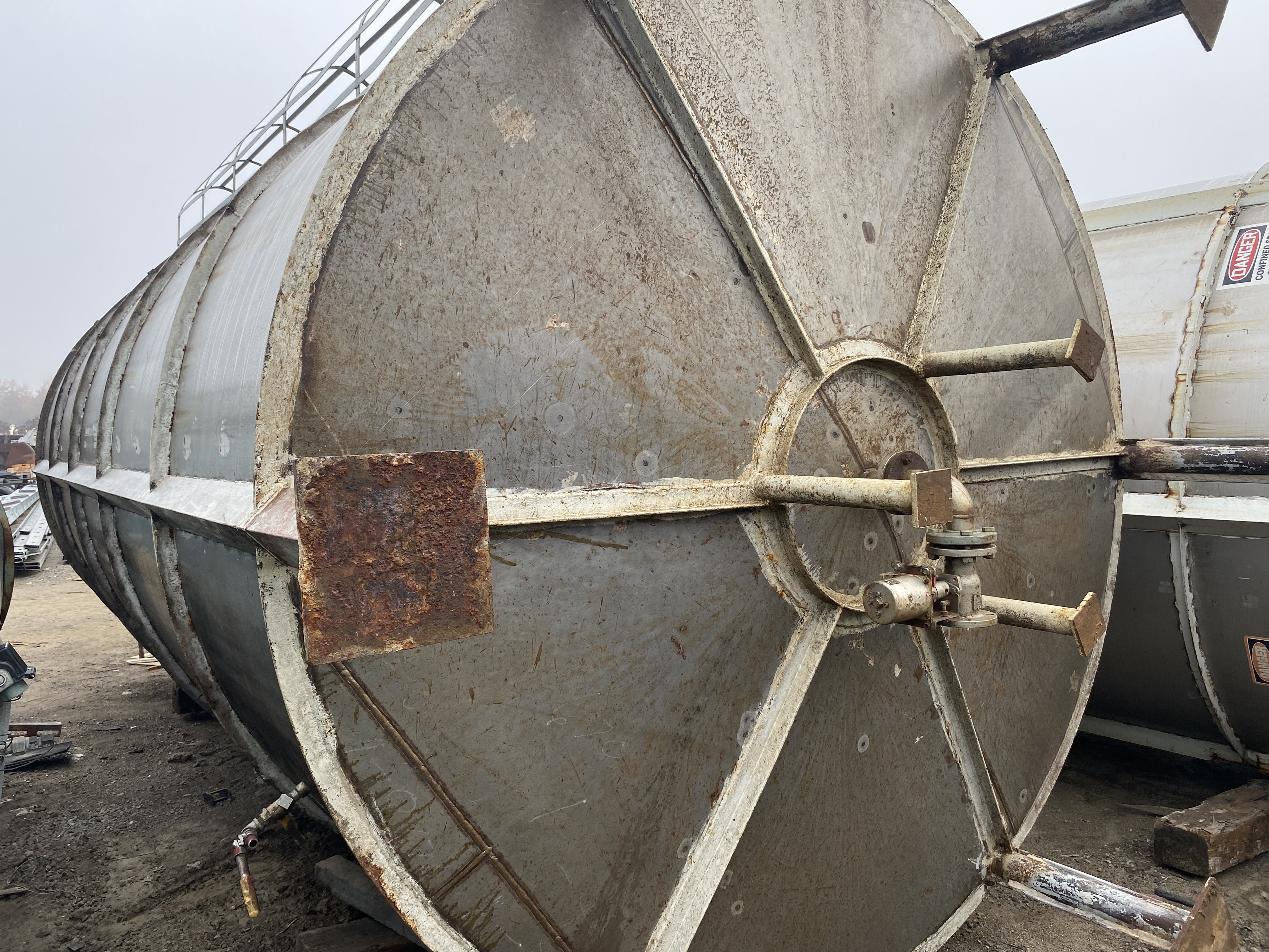 10,000 gallon Stainless Steel Vertical Storage Tank, 110" diameter x 240" straight side, cone top & bottom - Image 4