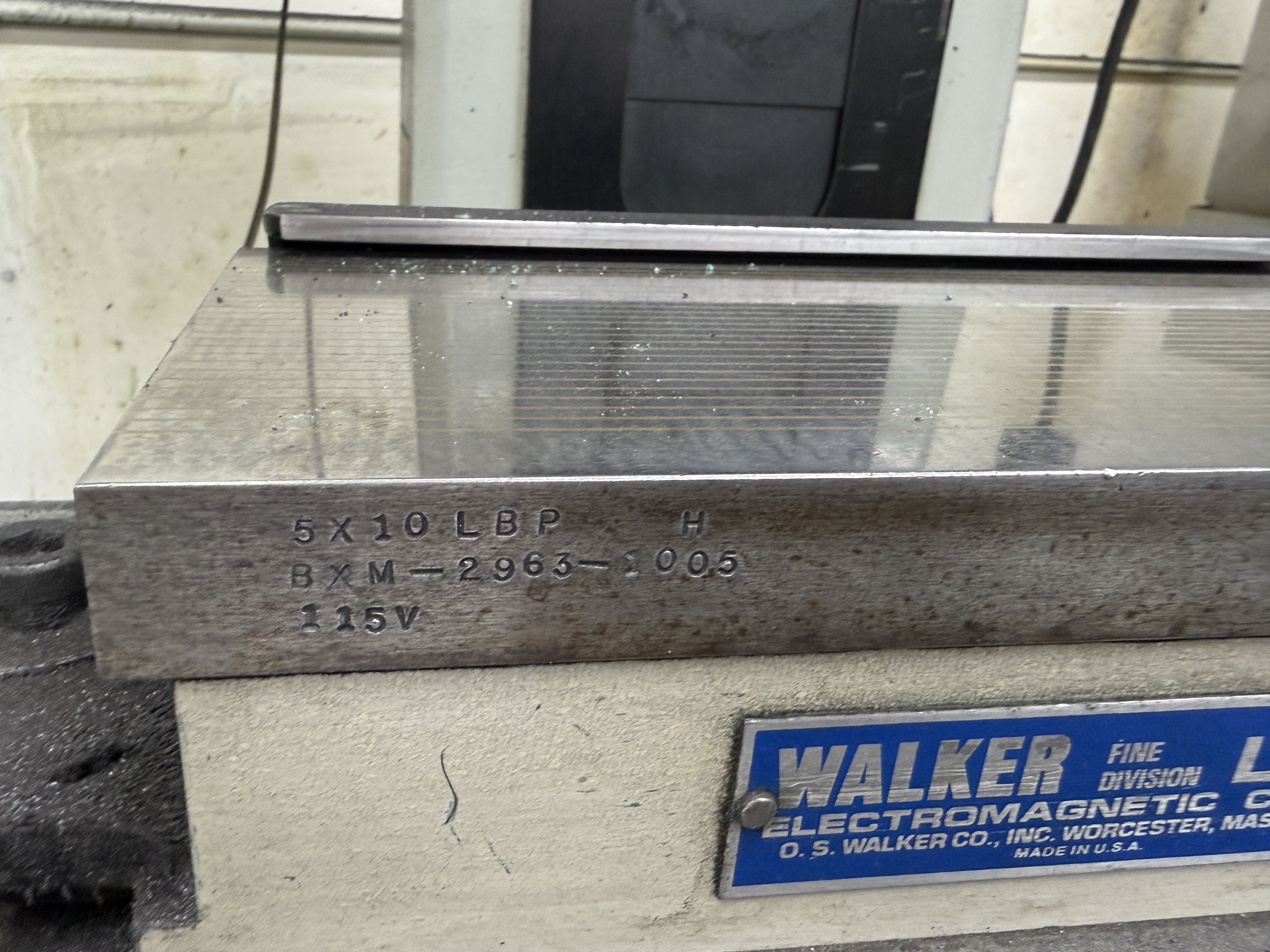 6" x 12" Harig #612, Surface Grinder, hand feed, 12-3/4" longitudinal travel, 3425 RPM, permanent magnetic - Image 6
