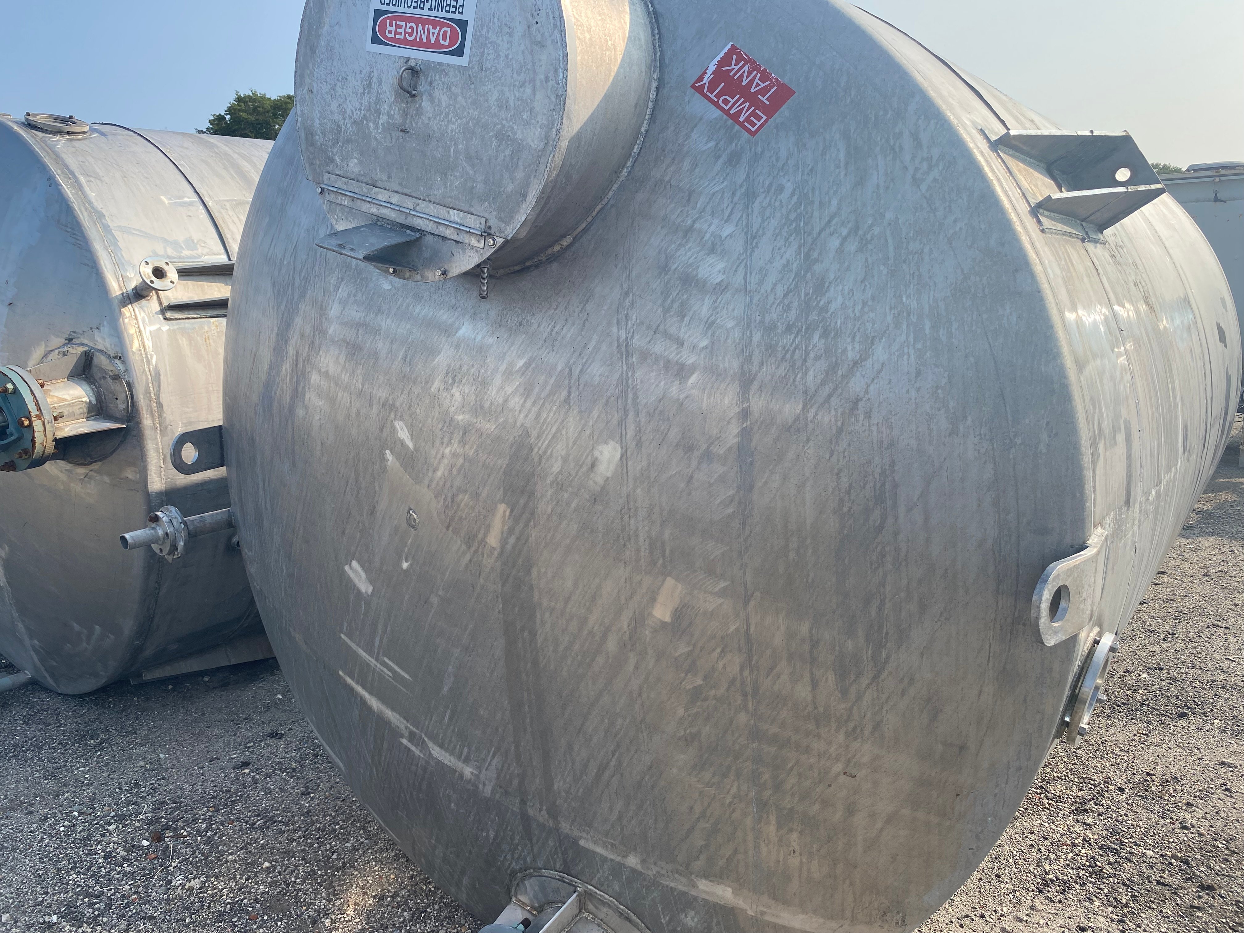 4000 gallon Lee Metal Products #4521DBCTT, 304 Stainless Steel Vertical Mix Tank, 96" diameter x 132" - Image 6