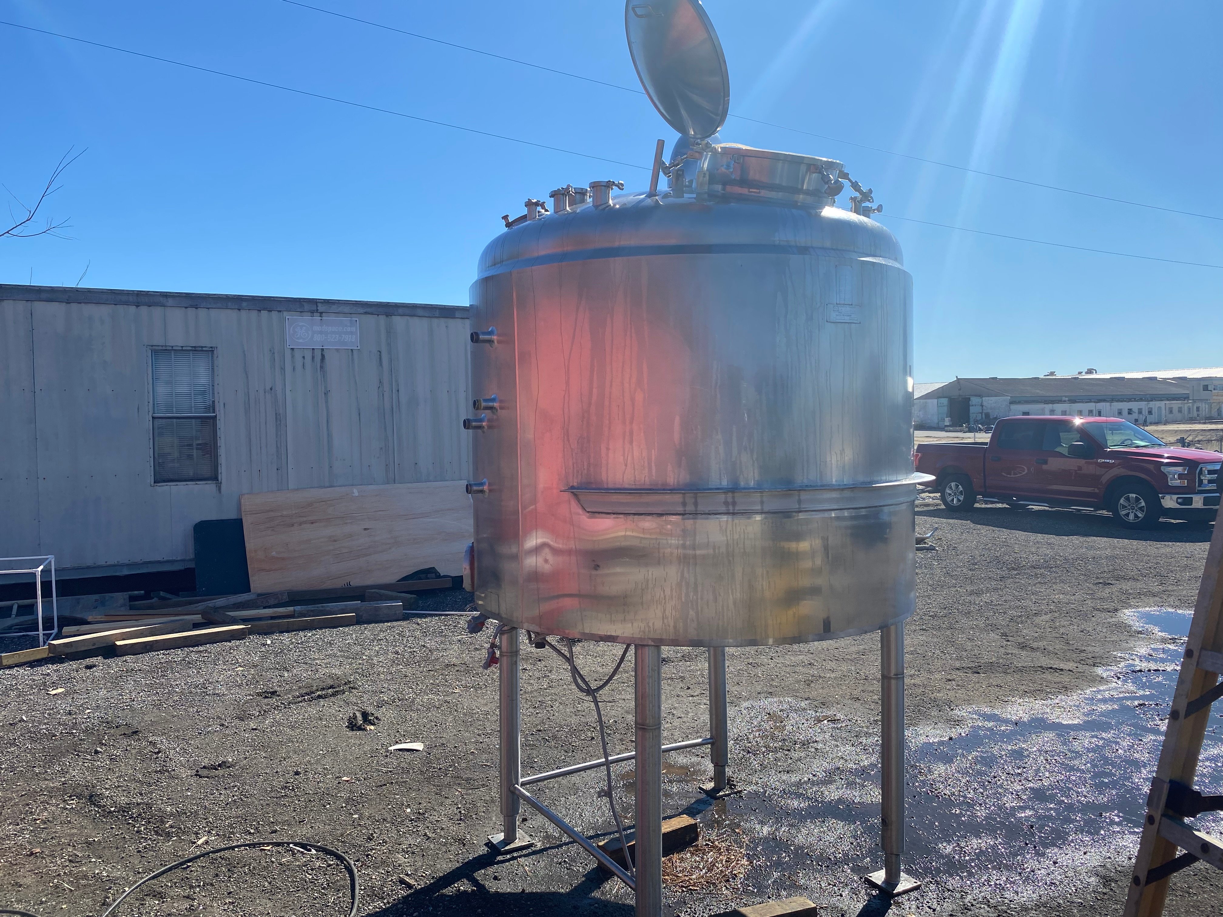 700 gallon Cherry Burrell, Jacketed Batch Processor, 66" diameter x 48" straight side, 15 psi/30" vacuum - Image 1