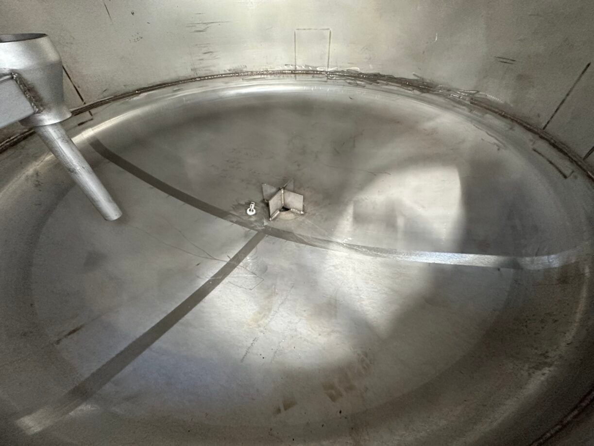 1600 gallon Savannah Tank, 316 Stainless Steel Vertical Tank, 6' diameter x 6' 3" straight side, 2 psi/FV @ - Image 3