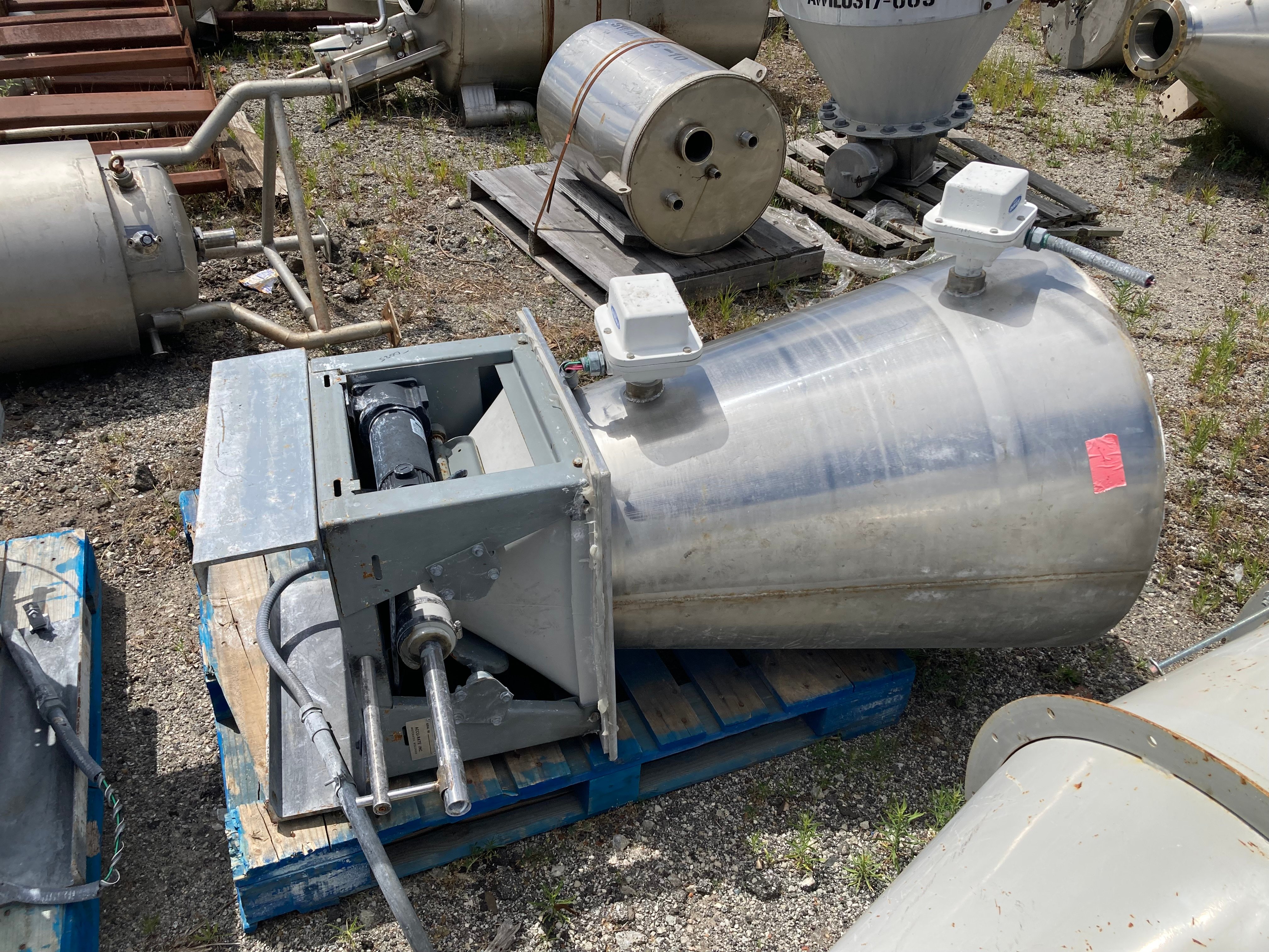 Accu-rite, Dry Material Feeder, Stainless Steel, 34" to 20" diameter x 34" cone hopper, 0.25 HP - Image 3