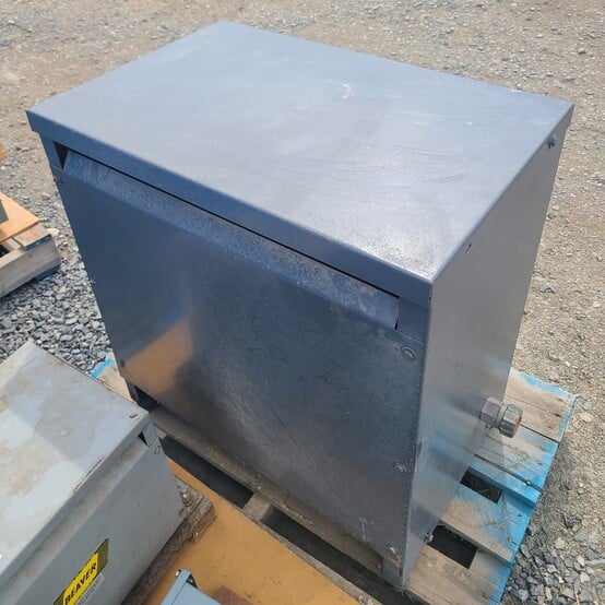 63 KVA 480/575 Primary, 380Y/220 Secondary, Neeltran, Dry Type Transformer, 150° C rise, Class H insulation - Image 4