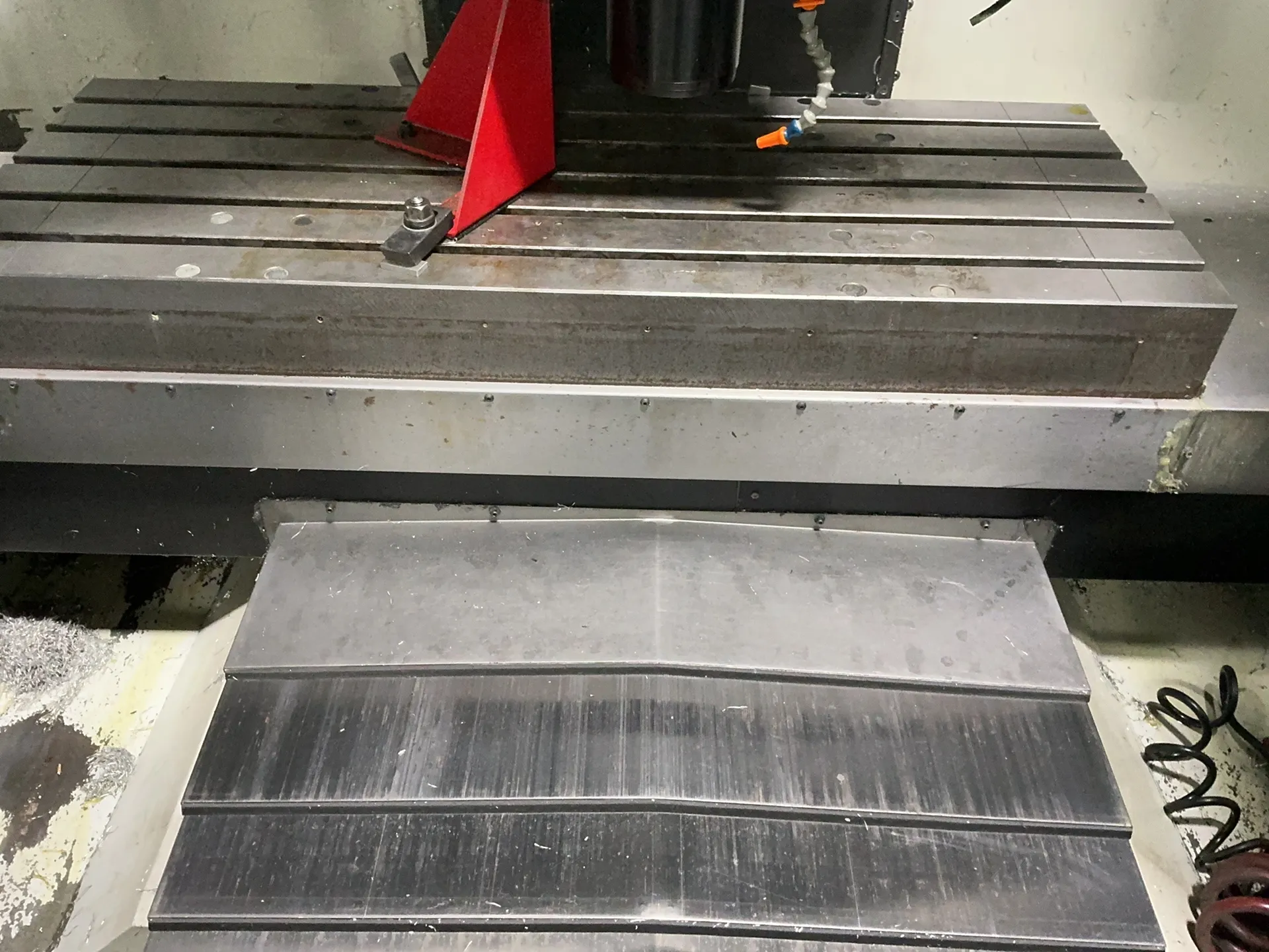 Haas #VF-3B, CNC Vertical Machining Center, 18" x 48" capacity, 20 automatic tool changer, Haas control, chip - Image 4
