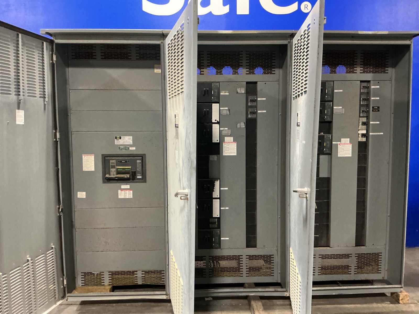 2000 Amps, Square D #29102779-002, QED Switchgear, 480Y/277 Volts, 3 phase, 4 Wire, NEMA 3R, (15) 3 Pole - Image 2