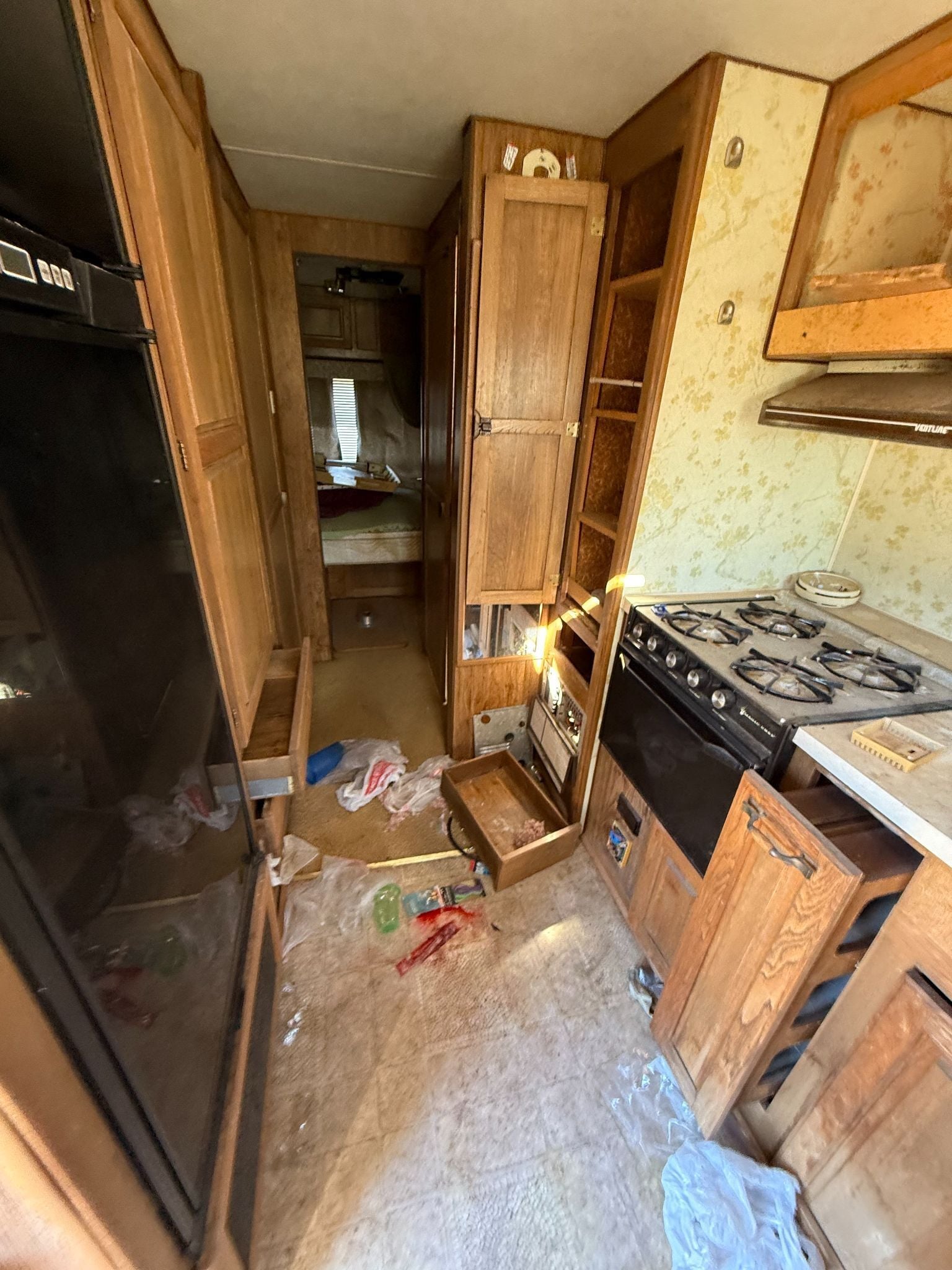 Coachmen, Class A Motorhome, Chevy P30 chassis, 7.4L 454 V8, 3-speed automatic, 178" wheelbase, Onan 6.5 RV - Image 7