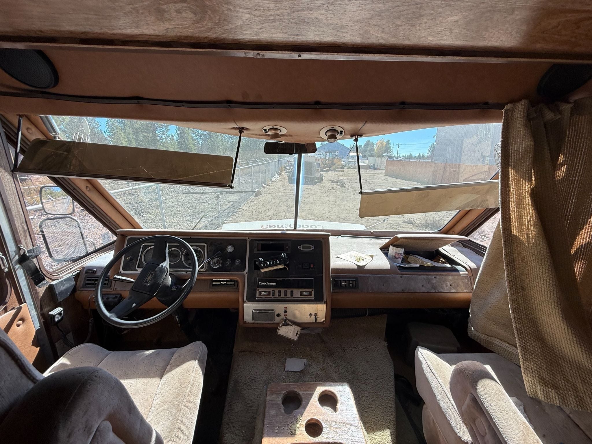 Coachmen, Class A Motorhome, Chevy P30 chassis, 7.4L 454 V8, 3-speed automatic, 178" wheelbase, Onan 6.5 RV - Image 10