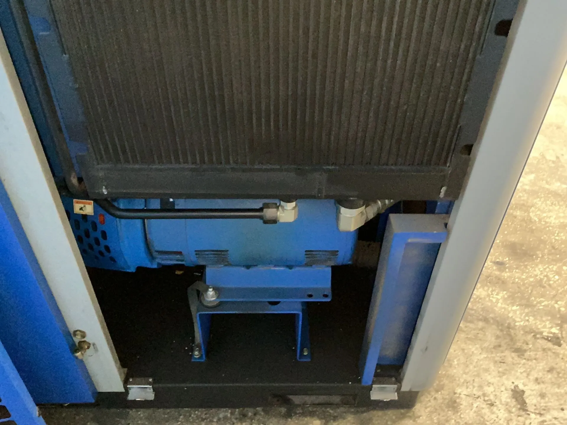 Quincy #QGD-25, rotary screw air compressor, 25 HP, 3525 RPM, 66 A, 200 V., 2011 - Image 6