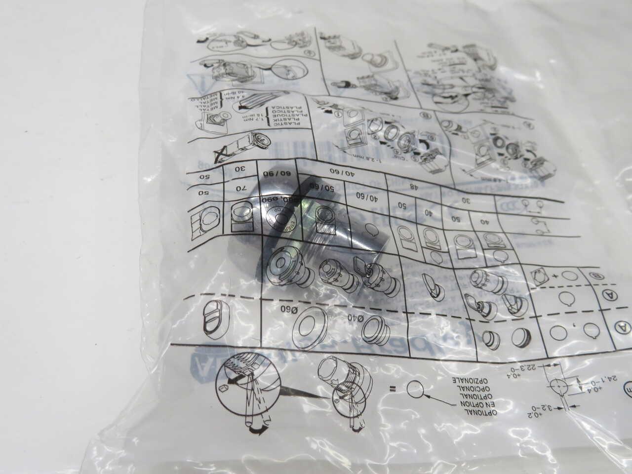 Allen-Bradley #800FM-LF3MN3GX10, illuminated push button switches, green, LOT of 10 - Image 4