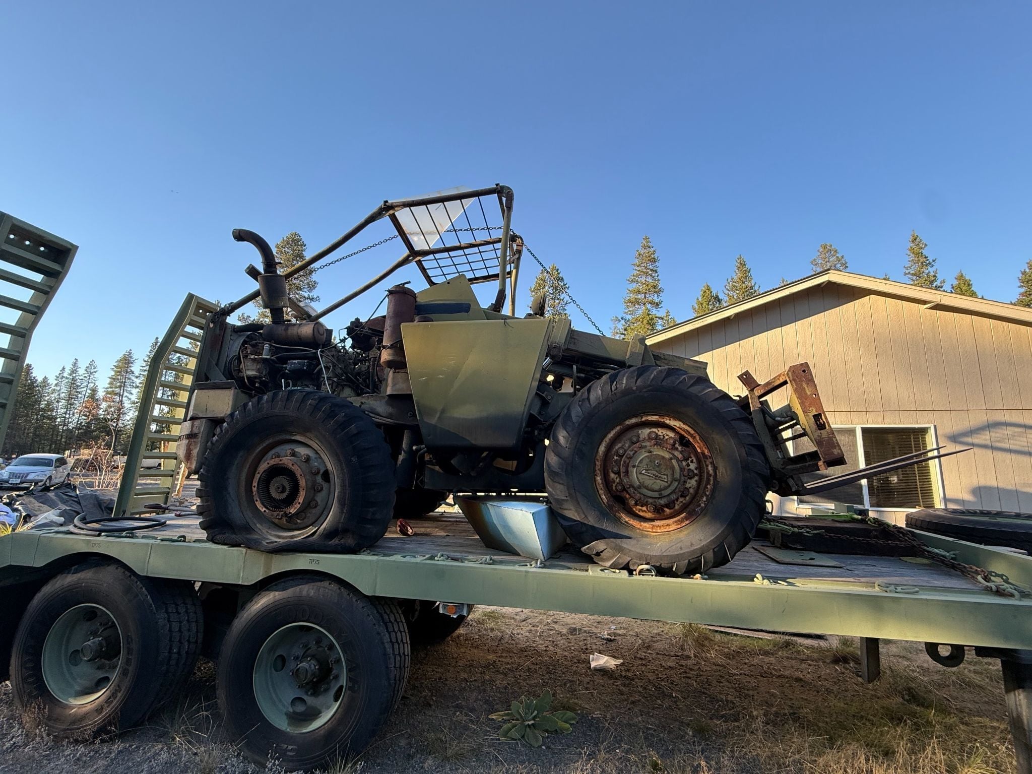 Military Stake Semitrailer, flatbed, tandem axle, front stowage box, 1976 - Image 3
