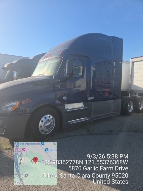 Freightliner #CASCADIA, sleeper semi truck, Class 8, diesel, 2019 - Image 1