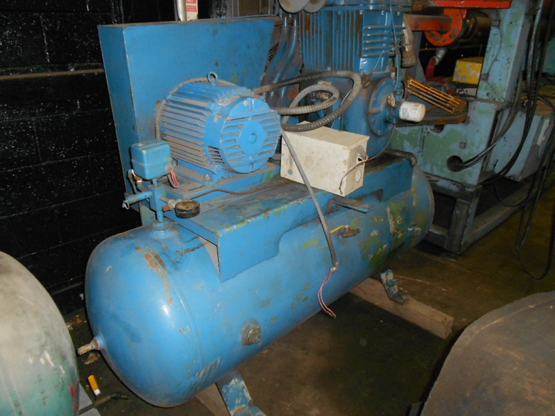 79 cfm, 175 psi, Quincy #390, size 5 X 4 X 4 air compressor, 15 HP - Image 2