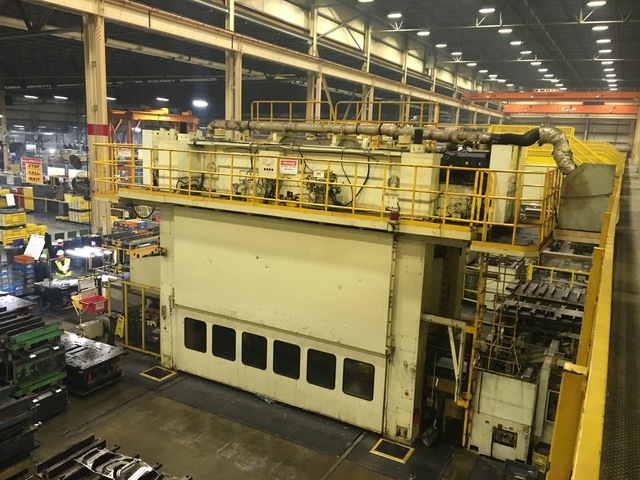 600 Ton, Komatsu #H4F600T, servo drive, transfer, 196" x 62.98" bed, 11.81" str., 14-37 IPM, 2002 - Image 5