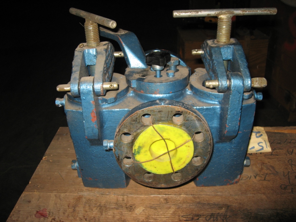 2" Duplex #120, steel strainer, 300 lb. flange, new condition - Image 1