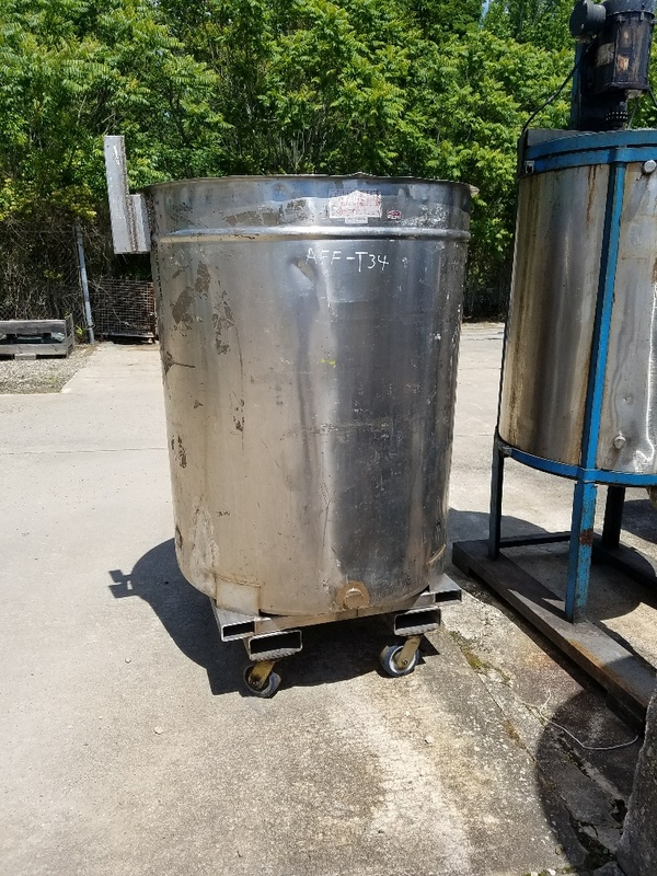 226 gallon Chem Tek, Stainless Steel tank, 36" diameter x 46" straight side, has bracket to mount agitator - Image 3