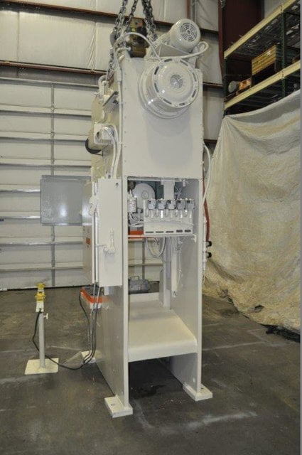 90 Ton, Niagara #E90S, 9" stroke, 18" Shut Height, 39" x25" bed, 46 SPM, 2" bolster, floor standing - Image 3