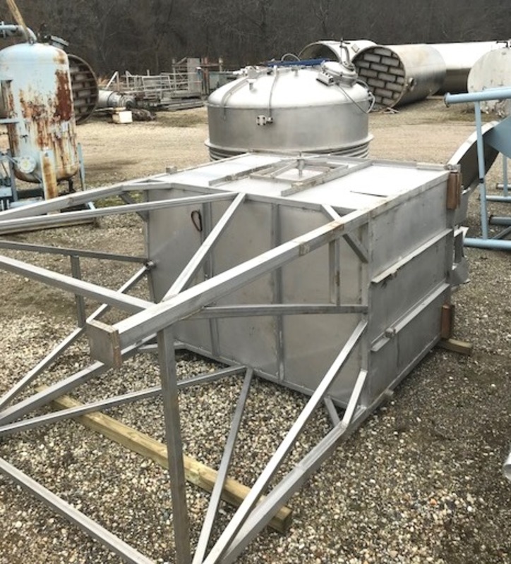 1300 gallon Stainless Steel, 5' x 5' x 7' 3" length, side open, sanitary - Image 2
