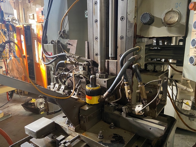 2 Ton x 24" stroke, Astro #AVB-24-2-70, vertical hydraulic broach, prog.controller, #14669 - Image 3