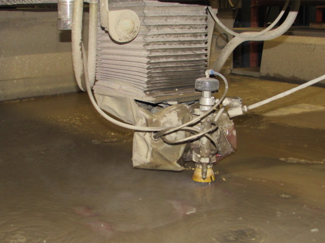 Flow #IFB-6012, waterjet cut system, 6' x12', 50HP, 60000psi, Flowmaster PC based CNC, 2006 - Image 3