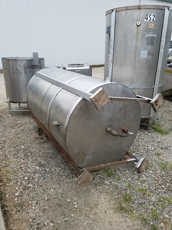 450 gallon Stainless Steel storage tank, 44" dia. x 72" straight side, 84" overall height, used - Image 3