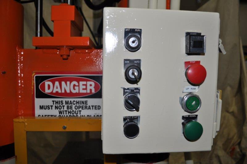 100 Ton, Beckwood #31144, hydraulic press, 8" stroke, 23" daylight, 42" x24" bed, 230/460 V., 3-ph, 1996 - Image 4