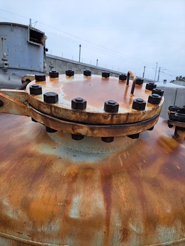 2000 gallon Rubber Lined tank, 50 psi, 6' x 10', 24" manway top, dished top & bottom, (3) 2" top inlet, 4" - Image 6