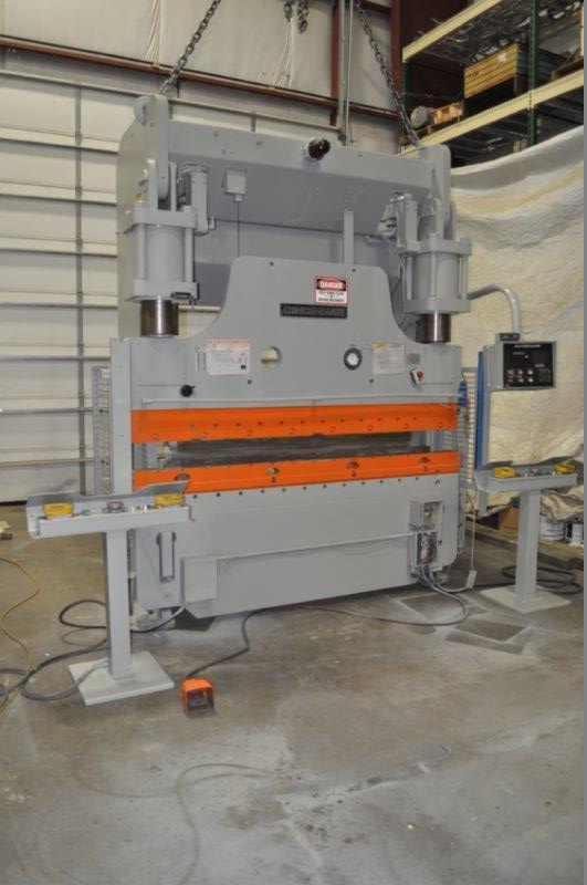 230 Ton, Cincinnati #230ASX6FT, hydraulic press brake, 8' overall, 78" between housing, 2-Axis CNC Back Gauge - Image 1