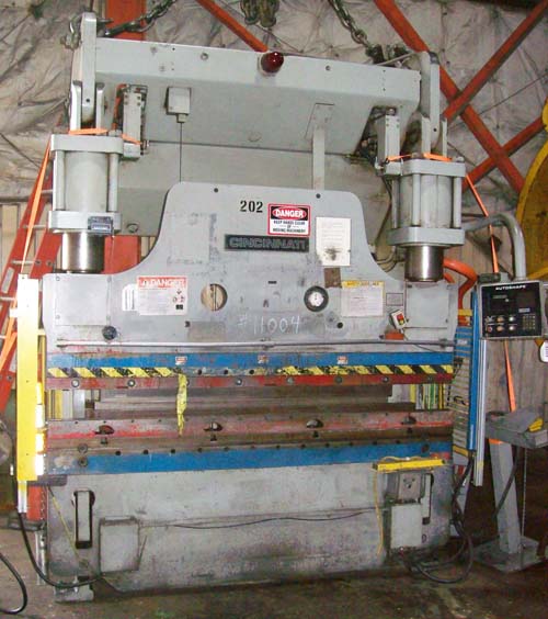 230 Ton, Cincinnati #230ASX6FT, hydraulic press brake, 8' overall, 78" between housing, 2-Axis CNC Back Gauge - Image 10